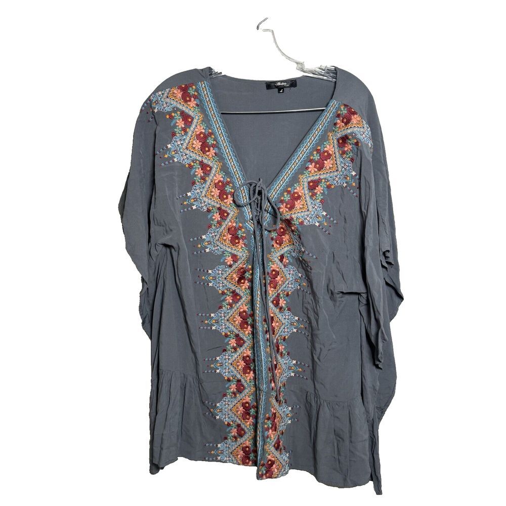 Andree by Unit Women's Large GRAY Bat Wing ‎ Embroidered Tie Back